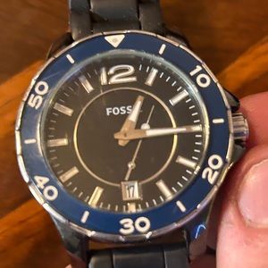 Watch. It’s kinda broke